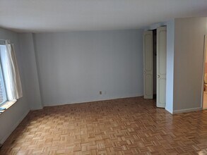 22 Chestnut Pl, Unit 4 in Brookline, MA - Foto de edificio - Building Photo