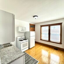 2244 N Springfield Ave in Chicago, IL - Building Photo - Building Photo