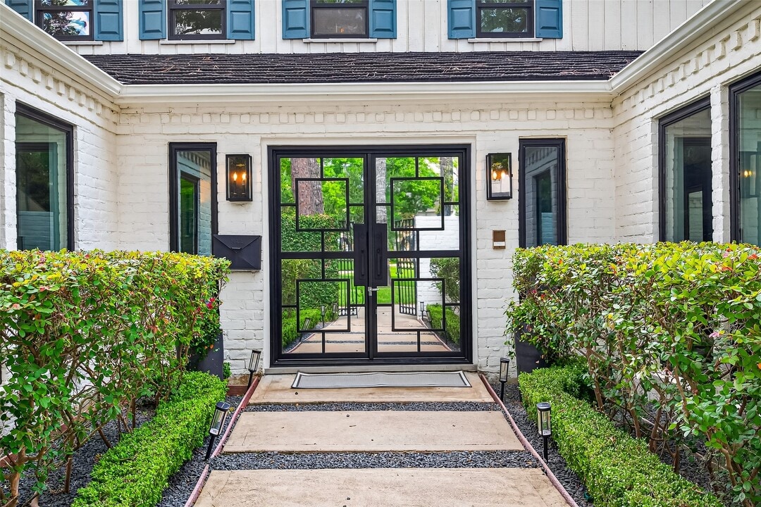 415 Ramblewood Rd in Houston, TX - Building Photo