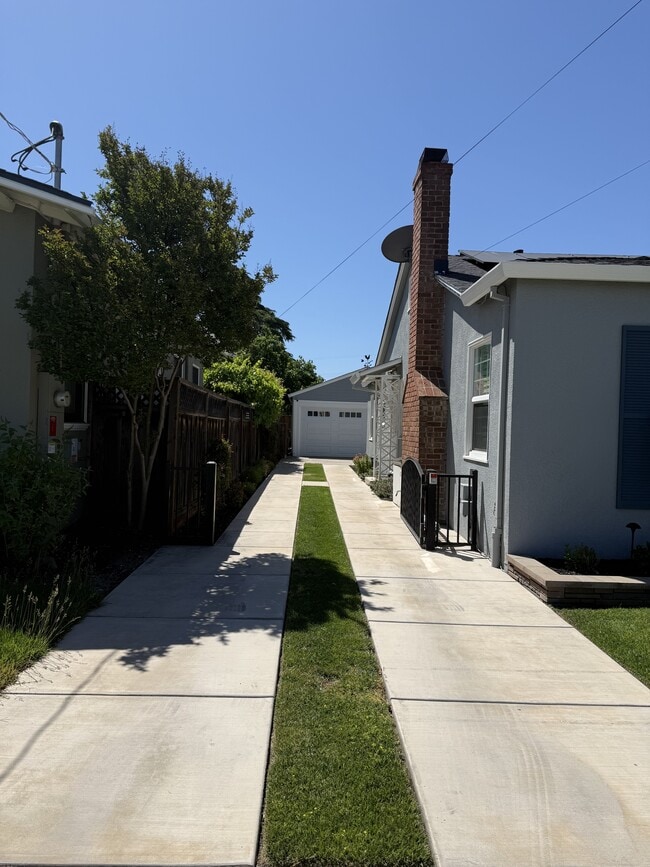 2331 Fourth St in Livermore, CA - Building Photo - Building Photo