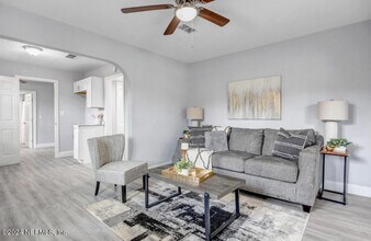 1721 Campus St in Jacksonville, FL - Building Photo - Building Photo