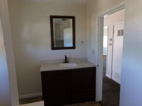 729 Virginia St, Unit 729 Virginia Street in Manteca, CA - Building Photo - Building Photo