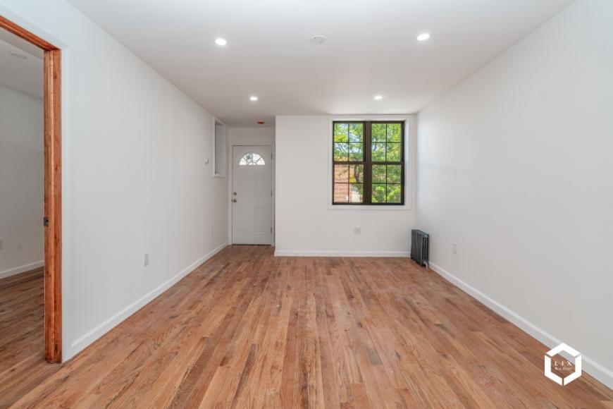 93-04 177th St in Queens, NY - Foto de edificio