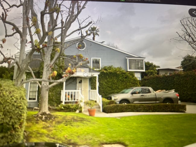 property at 366 E 15th St