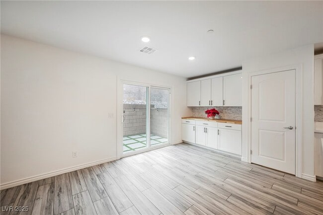 property at 376 Yellow Finch Ln