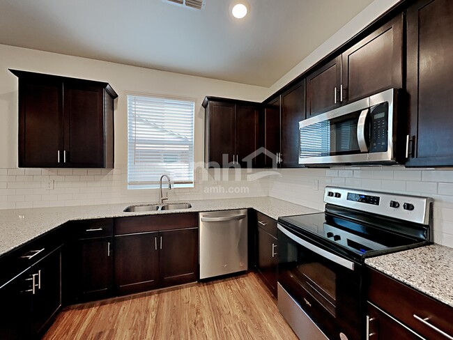 684 W Laredo Ave in Gilbert, AZ - Foto de edificio - Building Photo