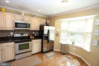 30 Old Forge Ct in Sparks Glencoe, MD - Foto de edificio - Building Photo