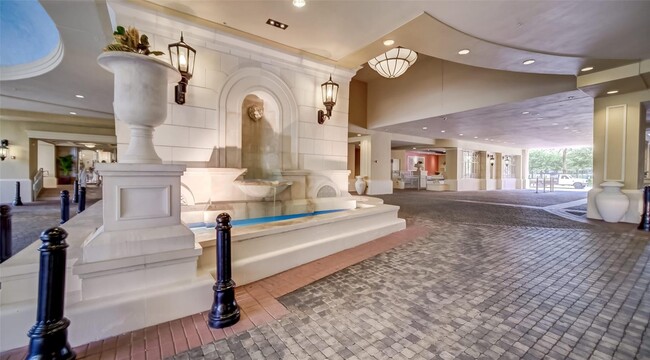 150 Sunny Isles Blvd, Unit #601 in Sunny Isles Beach, FL - Foto de edificio - Building Photo