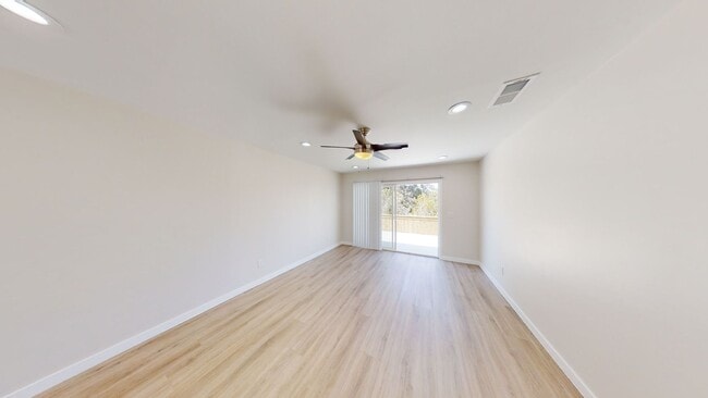 5316 W Falls View Dr in San Diego, CA - Building Photo - Building Photo