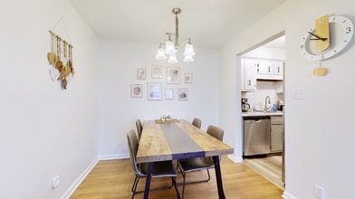 253 White Oak Rd, Unit Apt F in Clarksville, TN - Building Photo - Building Photo