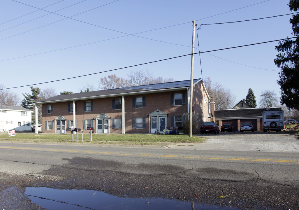 205 E Maple St in Hartville, OH - Building Photo