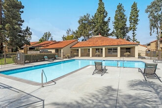 Terra at Mission Trails in San Diego, CA - Foto de edificio - Other