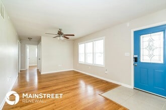 124 Rose Ln in Greenwood, IN - Foto de edificio - Building Photo