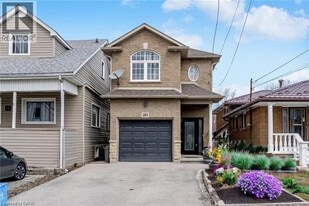 20 Queensdale Ave W in Hamilton, ON - Building Photo