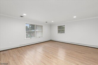 4 Coppola St in Nutley, NJ - Building Photo - Building Photo