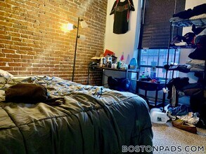 486 Massachusetts Ave, Unit 3 in Boston, MA - Foto de edificio - Building Photo