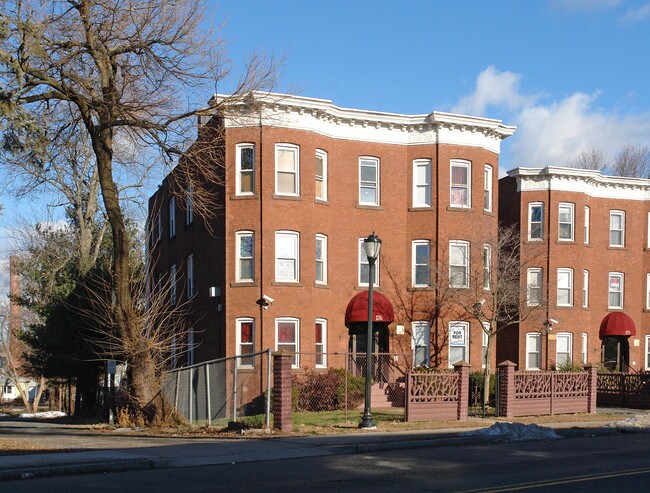 176 New Britain Ave in Hartford, CT - Building Photo - Building Photo