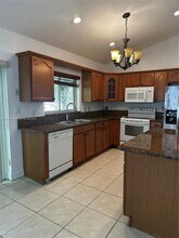 10281 NW 11th Ct in Plantation, FL - Foto de edificio - Building Photo