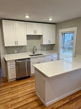 37A Maple Ave, Unit 2 in Andover, MA - Building Photo - Building Photo