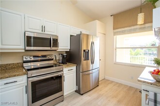 6496 Huntington Lakes Cir in Naples, FL - Building Photo - Building Photo