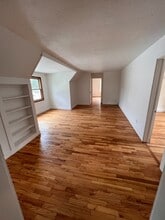 21 Pearl St, Unit 3 in Hudson Falls, NY - Foto de edificio - Building Photo