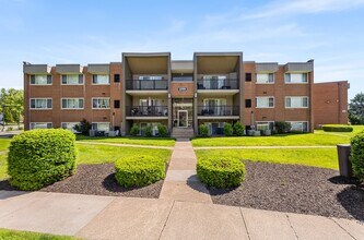 136 Silver Spur Dr-Unit -136A1 in East York, PA - Building Photo - Building Photo