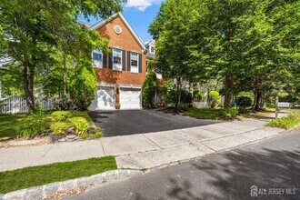 46 Marion Dr in Plainsboro, NJ - Foto de edificio - Building Photo