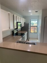 4041 Crockers Lake Blvd-Unit -2112 in Sarasota, FL - Building Photo - Building Photo