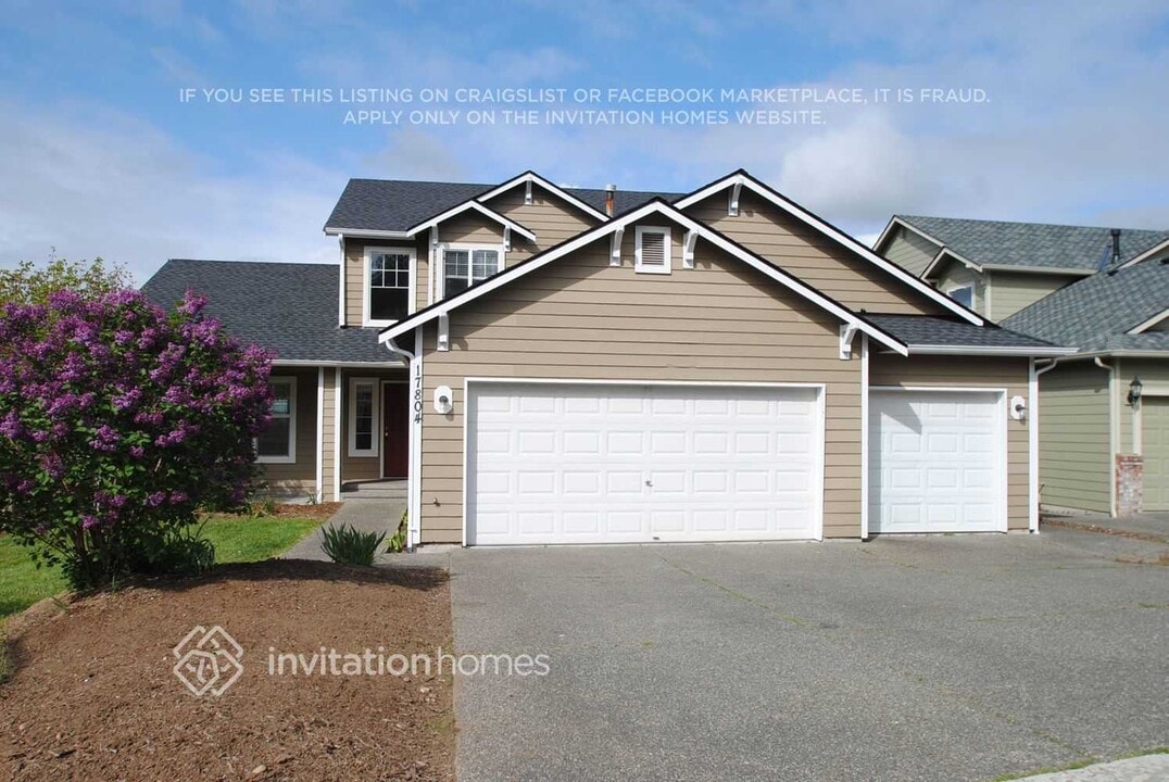17804 W Country Club Dr in Arlington, WA - Building Photo
