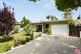 22621 Dolorosa St in Los Angeles, CA - Building Photo - Building Photo