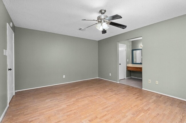 property at 6 S Pineplank Ct