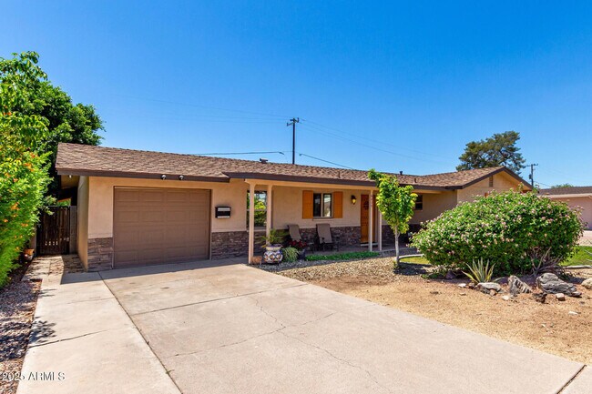 6839 E Earll Dr in Scottsdale, AZ - Building Photo - Building Photo