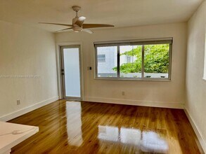 926 Michigan Ave in Miami Beach, FL - Building Photo - Building Photo