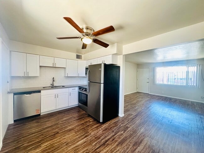 property at 1275 E Glenn St