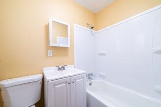 323 W Peach St in Vineland, NJ - Building Photo - Building Photo