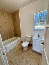 Foothill, 7529 &amp; Helendale in Tujunga, CA - Building Photo - Interior Photo