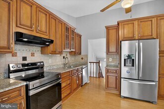 18 Dudley Ct in Sterling, VA - Building Photo - Building Photo