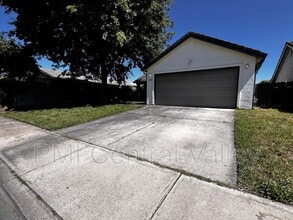 3492 Gerald Ct in Turlock, CA - Building Photo - Building Photo