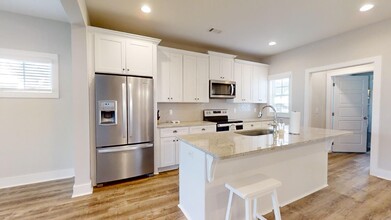 Precious Cottage House in the New Fox Run in Opelika, AL - Building Photo - Building Photo