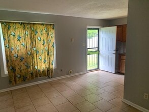 1040 Canary Ln in Memphis, TN - Building Photo - Building Photo
