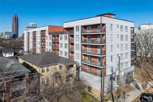 property at 525 Parkway Dr NE