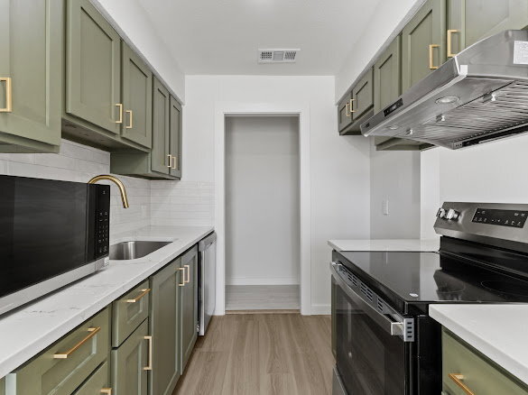 property at 908 Isbell Rd