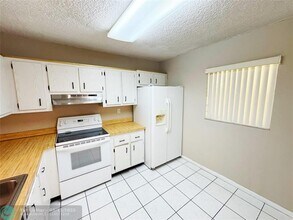 1820 N Lauderdale Ave in North Lauderdale, FL - Building Photo - Building Photo