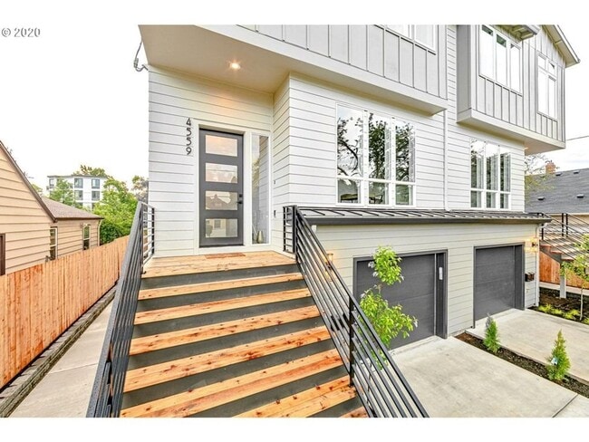 4563-4563 N Borthwick Ave in Portland, OR - Building Photo - Building Photo