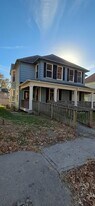 2418 Jules St in St. Joseph, MO - Building Photo