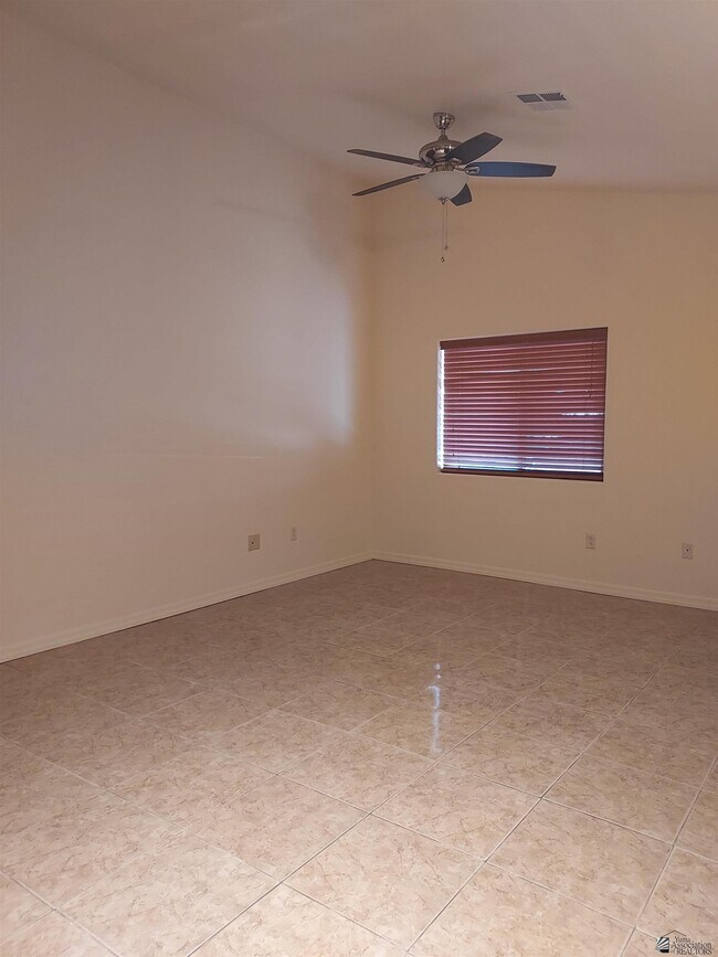 211 E Flower St in Somerton, AZ - Building Photo - Building Photo