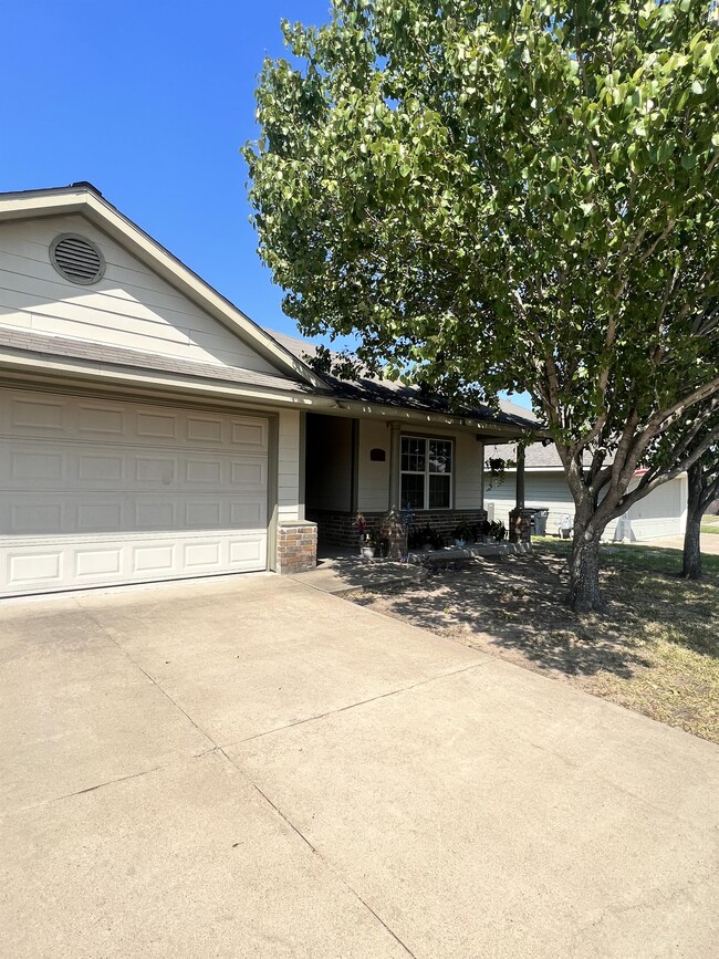 3933 Tranquil Path Dr in College Station, TX - Building Photo - Building Photo