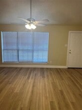 404 Central Park Dr in Arlington, TX - Building Photo - Building Photo