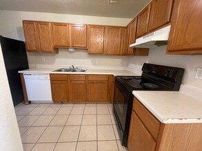 2804 Leroy Cir-Unit -Unit C in Killeen, TX - Foto de edificio - Building Photo