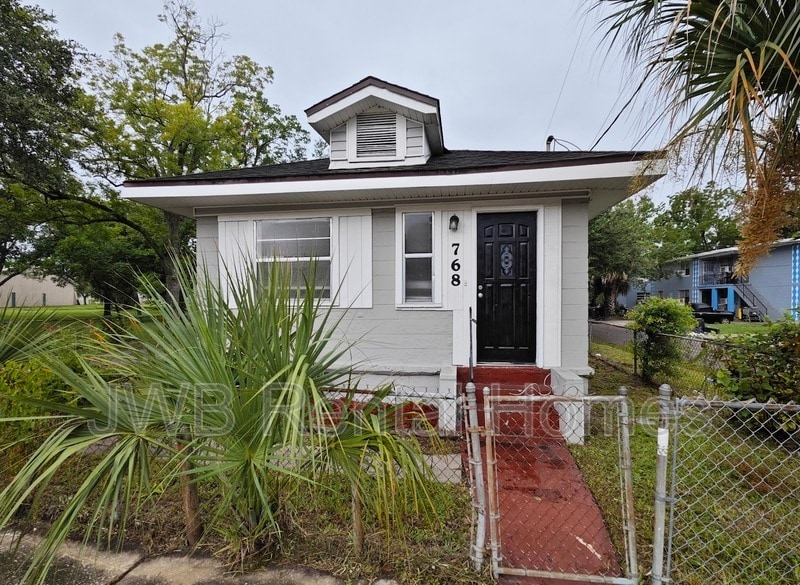 768 Acorn St in Jacksonville, FL - Building Photo